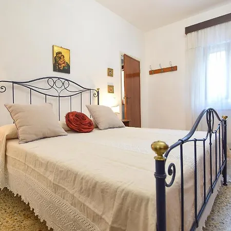 Casa vacanze 2 Bedroom Amazing In *