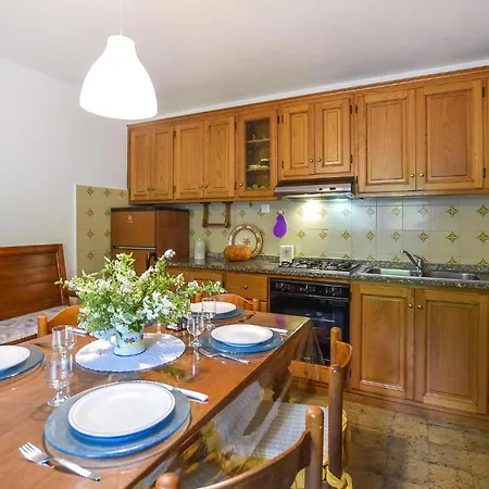 2 Bedroom Amazing In Casa vacanze *